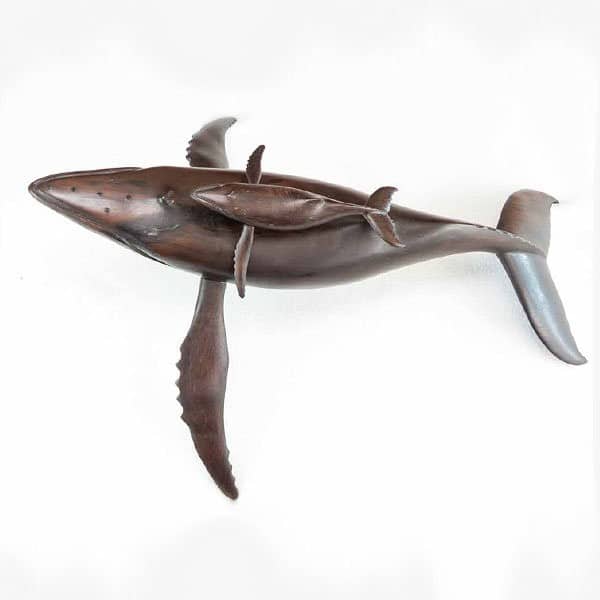 sculpture-baleine-bébé-baleineau-bois-hintsy-artisanat-de-madagascar