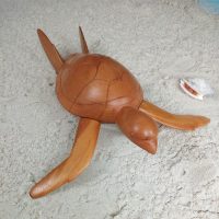 sculpture-madagascar-tortue-bois-clair-arbre-à-pain-artisanat-malgache-2