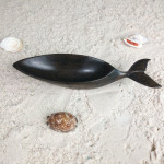 scuplture-baleine-en-bois-hintsy-récipient-biscuits-apéritifs-artisanat-malgache-déco-table-original