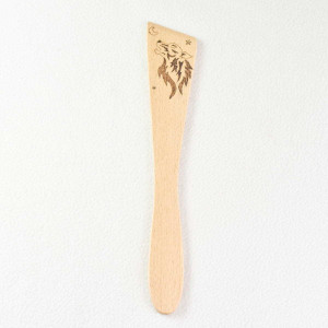 spatule-décorée-pyrogravure-loup-ustensile-de-cuisine-cadeau-original-artisanat-français