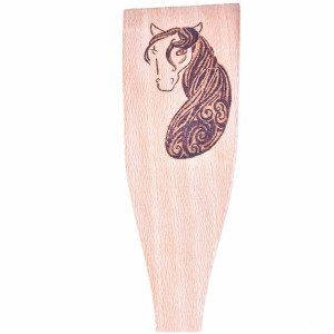 spatule-bois-decoration-cheval-ethnique-tribal-fait-main-artisanat-aude-minervois-occitanie