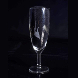 verre-a-champagne-gravure-rhinoceros-fait-main-artisanat-herault-aude-2